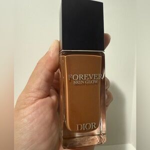 Dior Forever Skin Glow Foundation in the shade 7N